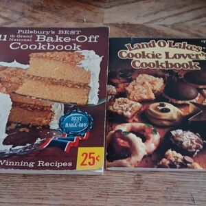 Vintage - Best Bake-Off Cookbook and Land O' Lakes Cookie Lover's Cookbook
